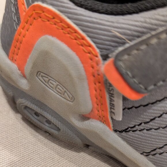 KEEN Kids' Knotch Peak sneakers - Toddler size 10 - Picture 6 of 7